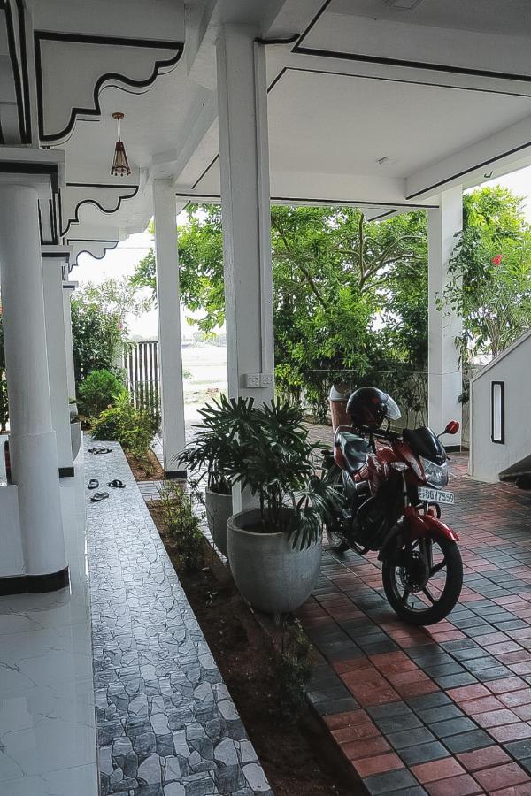Sunset View Beach Hotel Arugam Bay Exterior photo