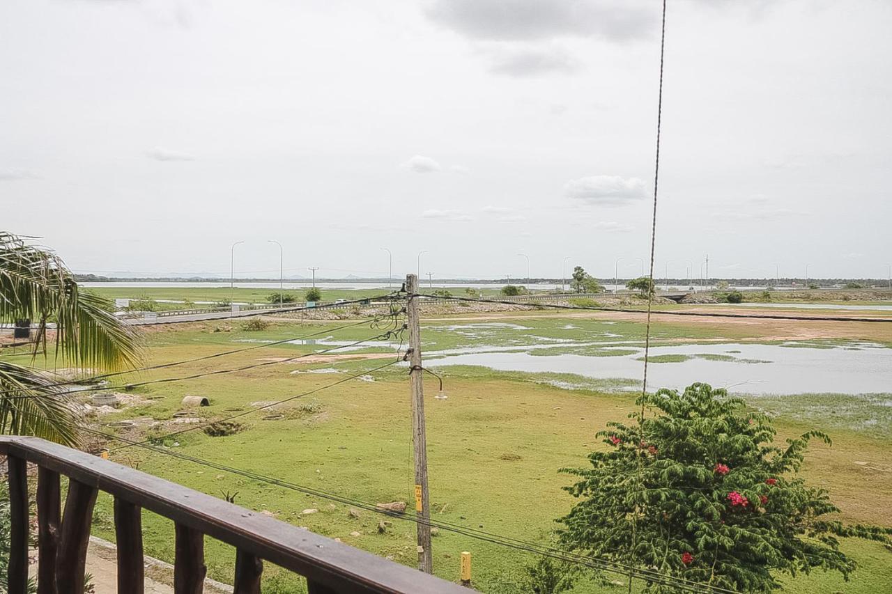 Sunset View Beach Hotel Arugam Bay Exterior photo