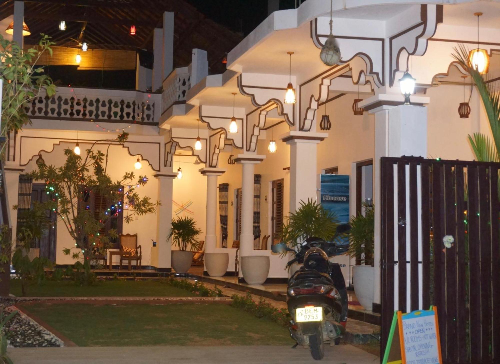 Sunset View Beach Hotel Arugam Bay Exterior photo