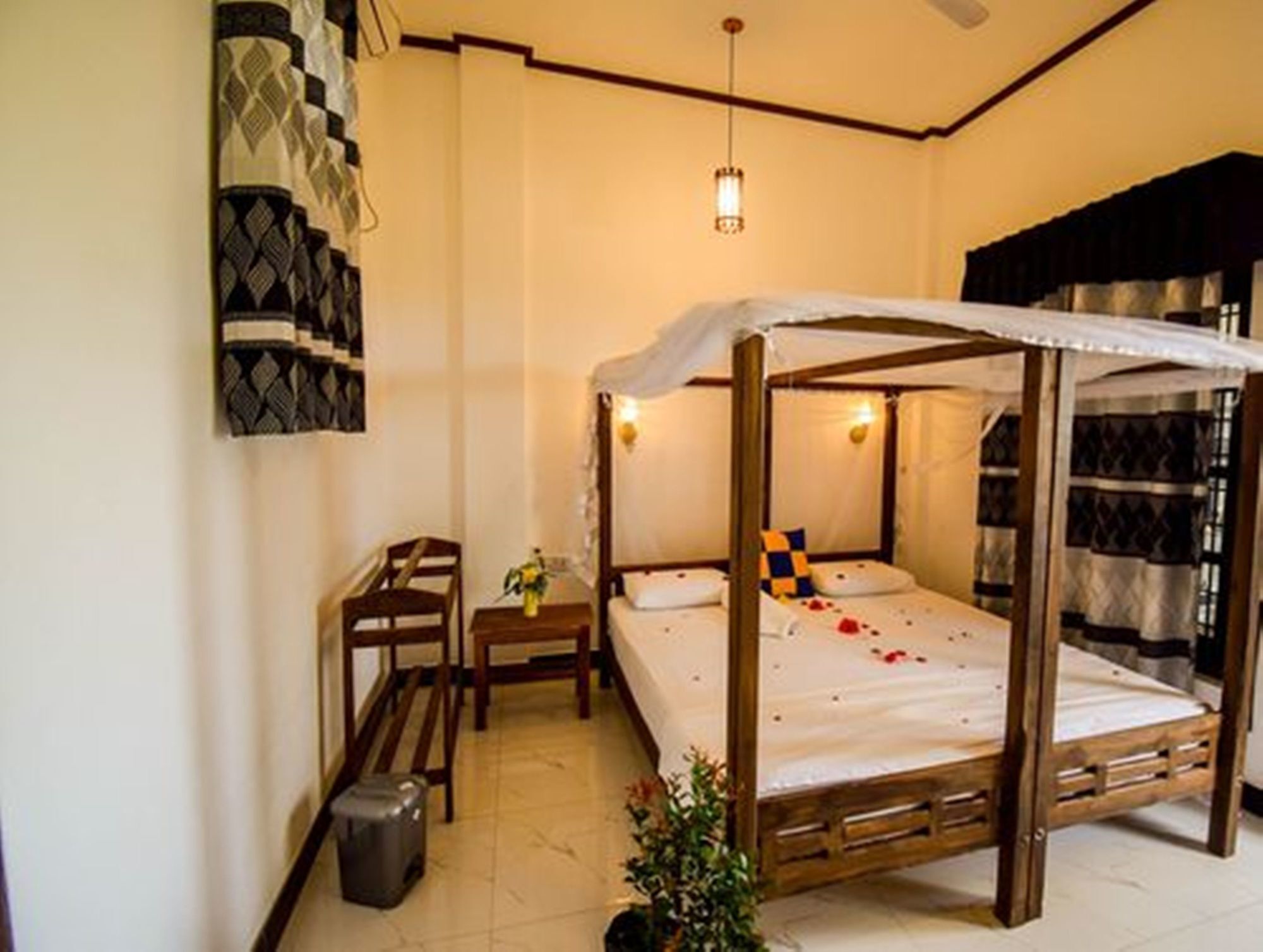 Sunset View Beach Hotel Arugam Bay Exterior photo